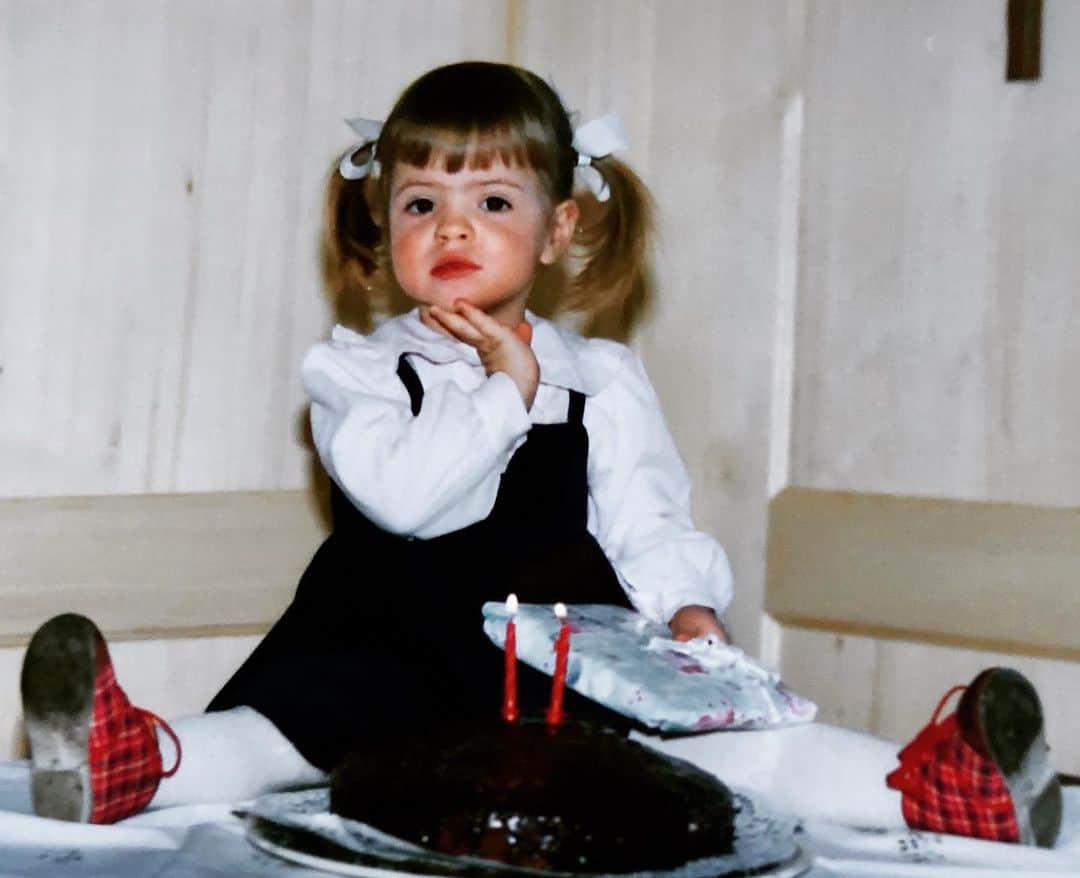 カロリーナ・コストナーさんのインスタグラム写真 - (カロリーナ・コストナーInstagram)「🎈BIRTHDAY GIRL 🎈 #LittleCaro #happybirthday #birthdayparty #love #8febbraio #33」2月8日 22時10分 - mskostner
