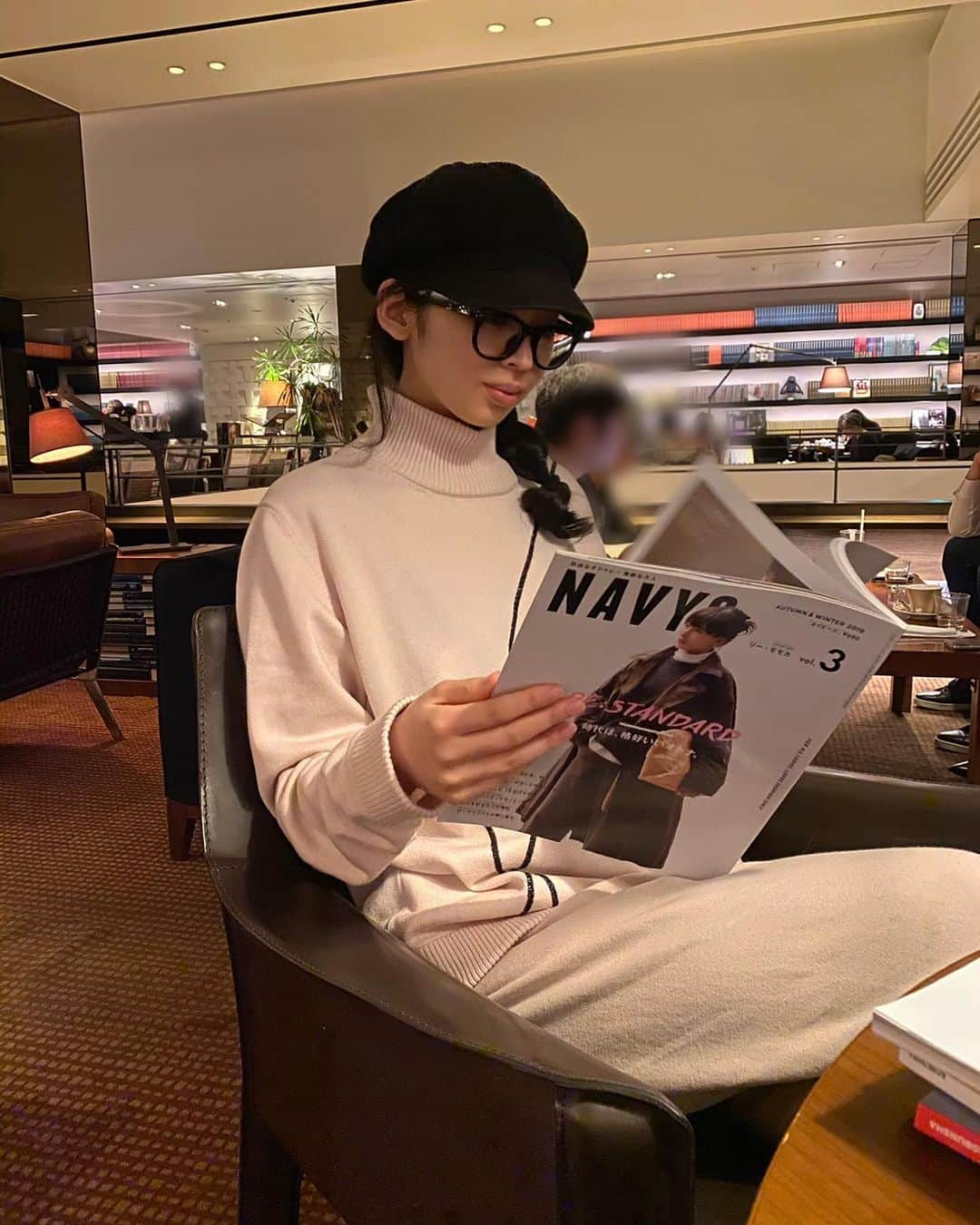 伊藤友奈さんのインスタグラム写真 - (伊藤友奈Instagram)「. . またメガネ👓常メガネ👓 . #cafe#birdtreecafe#osakacafe#zoff#navys#glasses#代官山#東京カフェ#代官山カフェ#anjin#カフェ ファッション#カジュアルコーデ#メガネ#黒ぶちメガネ#キャスケット#アーコールドウォール#ユニクロ#ゾフ#ノーメイク」2月8日 22時15分 - youna.ito