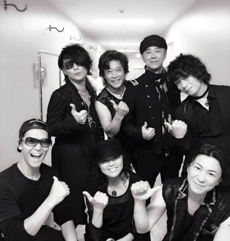 SHINPEIさんのインスタグラム写真 - (SHINPEIInstagram)「T-BOLAN LIVE HEAVEN 2020﻿ 「the Best」～繋～ ﻿ ﻿ ギターに出会う前からずっと聴いていたし、﻿ ギターを始めてからはさらに聴き込んでもう20年以上経つ、T-BOLANさんの音楽。﻿ ﻿ 生で数々の名曲たちを体感出来て、感動の嵐でした。﻿ ﻿ 森友さん﻿ 五味さん﻿ 上野さん﻿ 青木さん﻿ 坪倉さん﻿ NATCHINさん﻿ ﻿ 音楽界のレジェンドが放つ圧巻のライブに刺激を頂きました、ありがとうございました！」2月8日 23時12分 - shinpei_breakerz