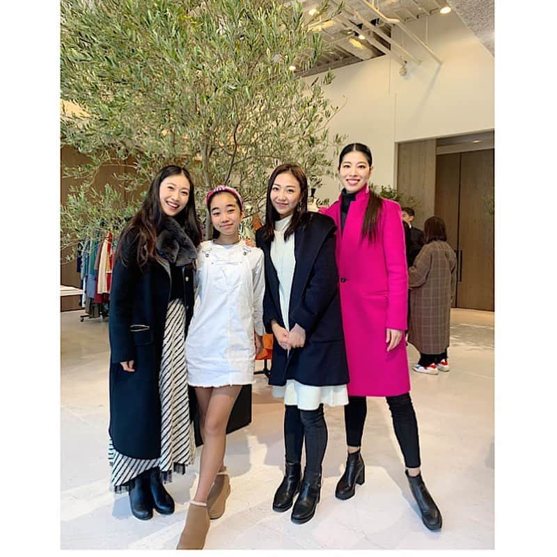 のインスタグラム：「先日の。 同期とワイワイ楽しい時間😊 Super Pretty Girl  LaLa chanにも会えた✨✨」