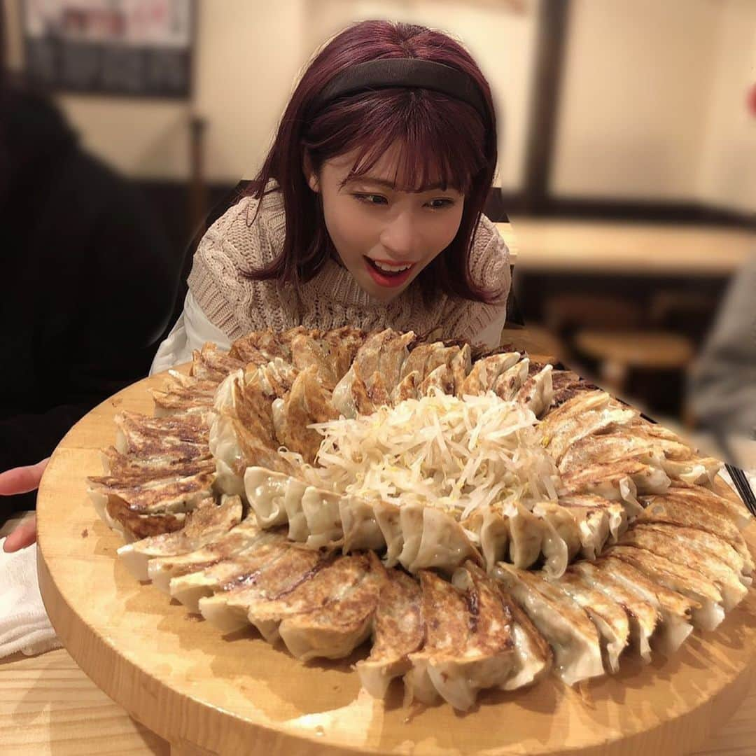 渡辺楓さんのインスタグラム写真 - (渡辺楓Instagram)「幸せの極み👼  Part 2  #餃子 #焼き餃子 #餃子大好き  #浜松たんと #濱松たんと #たんと #遠州男唄濱松たんと  #静岡 #浜松 #静岡グルメ #静岡ごはん #STARMARIE #DoAツアー #別名 #餃子ツアー #🥟♥️」2月9日 10時34分 - kaede_nabe