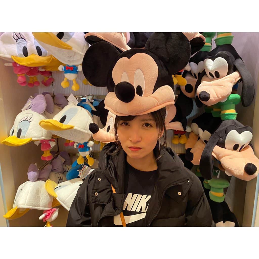 林唯衣さんのインスタグラム写真 - (林唯衣Instagram)「中野の今年の目標は「似合うサングラスと帽子を見つける」ことに決まったそうです、乞うご期待！イェア！　#これでも可愛く撮れた10枚です　#ハヤシ旅」2月9日 10時31分 - yui__hayashi