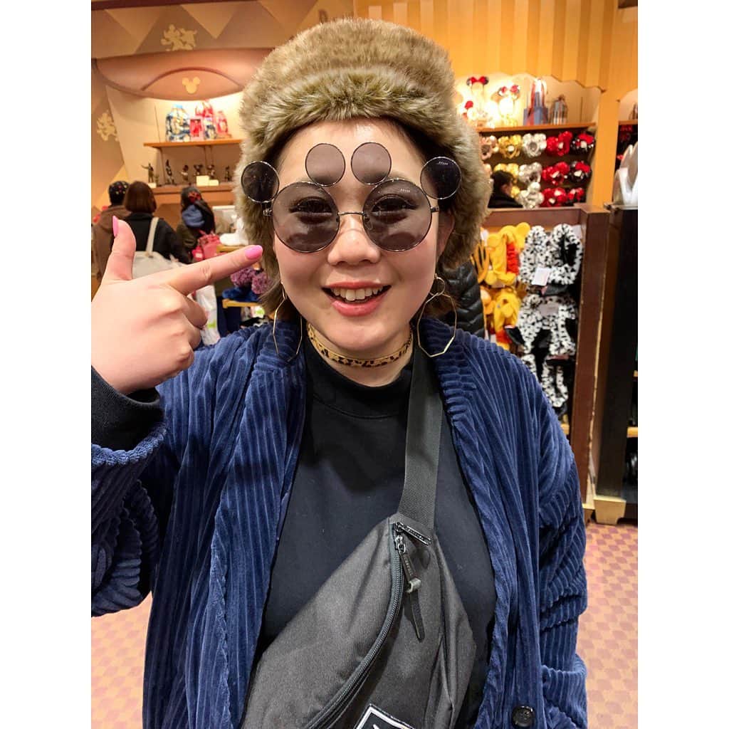 林唯衣さんのインスタグラム写真 - (林唯衣Instagram)「中野の今年の目標は「似合うサングラスと帽子を見つける」ことに決まったそうです、乞うご期待！イェア！　#これでも可愛く撮れた10枚です　#ハヤシ旅」2月9日 10時31分 - yui__hayashi