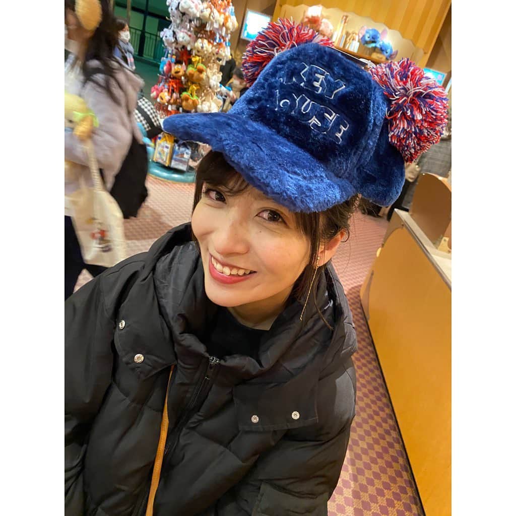 林唯衣さんのインスタグラム写真 - (林唯衣Instagram)「中野の今年の目標は「似合うサングラスと帽子を見つける」ことに決まったそうです、乞うご期待！イェア！　#これでも可愛く撮れた10枚です　#ハヤシ旅」2月9日 10時31分 - yui__hayashi