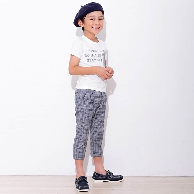 TAPPETのインスタグラム：「tappet 2020ss  ポケットにジップがついていてシンプルでクールなTシャツ。  8分丈テーパードパンツは履きやすく丈も柄もイチオシの１枚。  スタイリッシュなコーディネートな日もいいですよね♩」