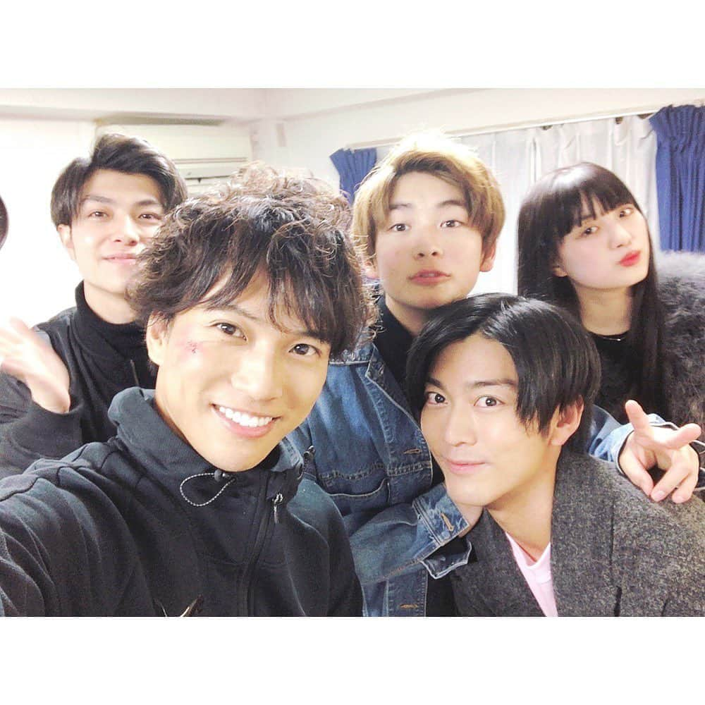 南圭介さんのインスタグラム写真 - (南圭介Instagram)「仮面ライダーゼロワン刮目ありがとうございました！！ 弁護士ビンゴとしてライダーシリーズに初ゲスト出演する事が出来て、 素敵なゼロワンメンバーと出会えて本当に感謝しています。  またビンゴ足りなくなったらいつでも言って下さいね。笑 或人社長、顧問弁護士足りてますか？笑  I appreciate this meeting.  Saya senang bertemu dengan semua🇮🇩 #仮面ライダーゼロワン #ゼロワン  #kamenriderzeroone  #高橋文哉 #岡田龍太郎 #鶴嶋乃愛  #桜木那智 #南圭介  #弁護士ビンゴ #ビンゴ」2月9日 10時13分 - keisuke_minami73