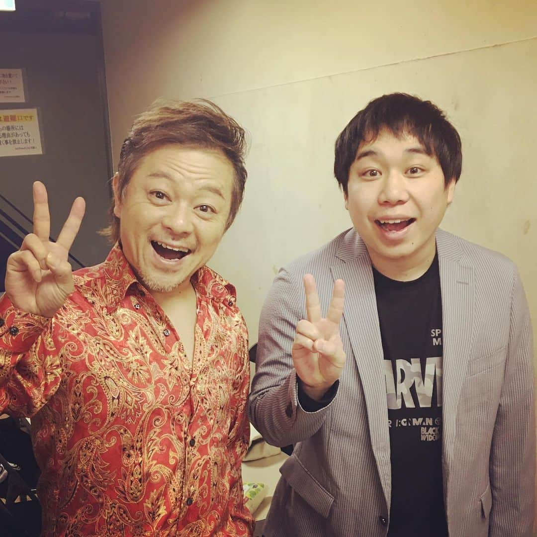 松谷賢示さんのインスタグラム写真 - (松谷賢示Instagram)「ルミネ劇場合間 . . . . . . . . #ルミネtheよしもと  #辻本座長公演 #新喜劇 #5日目 #出番前 #寝起きの #霜降り明星 #せいや #粗品 #霜降りチューブ #の話しを聞いてた #YouTube #どう #ええ感じなん #まぁええ感じです #ケンさんYouTube #やられるんやったら #僕ら出ますよぉ #言うてくれたから #言うたなー約束やでー #言うとりました #楽しみだ #お笑い第七世代  #借金取り #チンピラ」2月9日 1時55分 - mizutamarepputai_ken