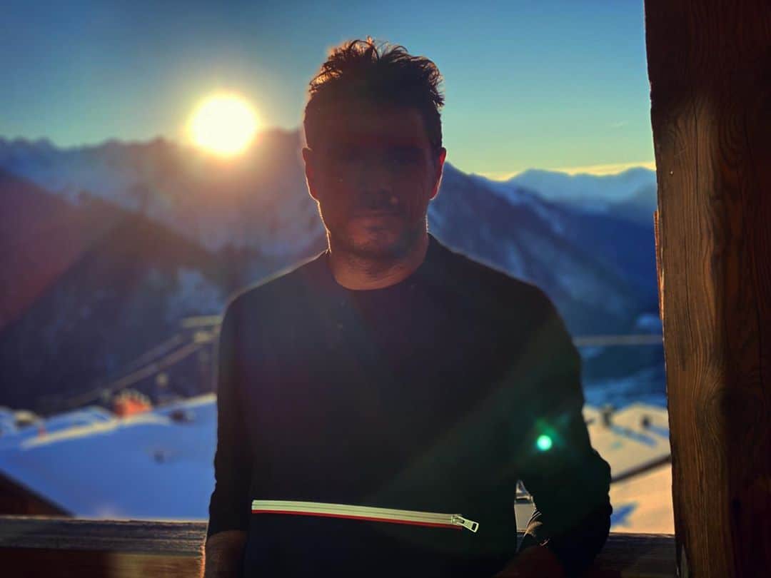 スタニスラス・ワウリンカさんのインスタグラム写真 - (スタニスラス・ワウリンカInstagram)「Up to the Swiss Alps this weekend to recharge 🇨🇭🏔🔋⛄️☀️❤️🙏🏻 #mountains #weekend #snow #swiss #peaceful #recharge #love」2月9日 2時36分 - stanwawrinka85