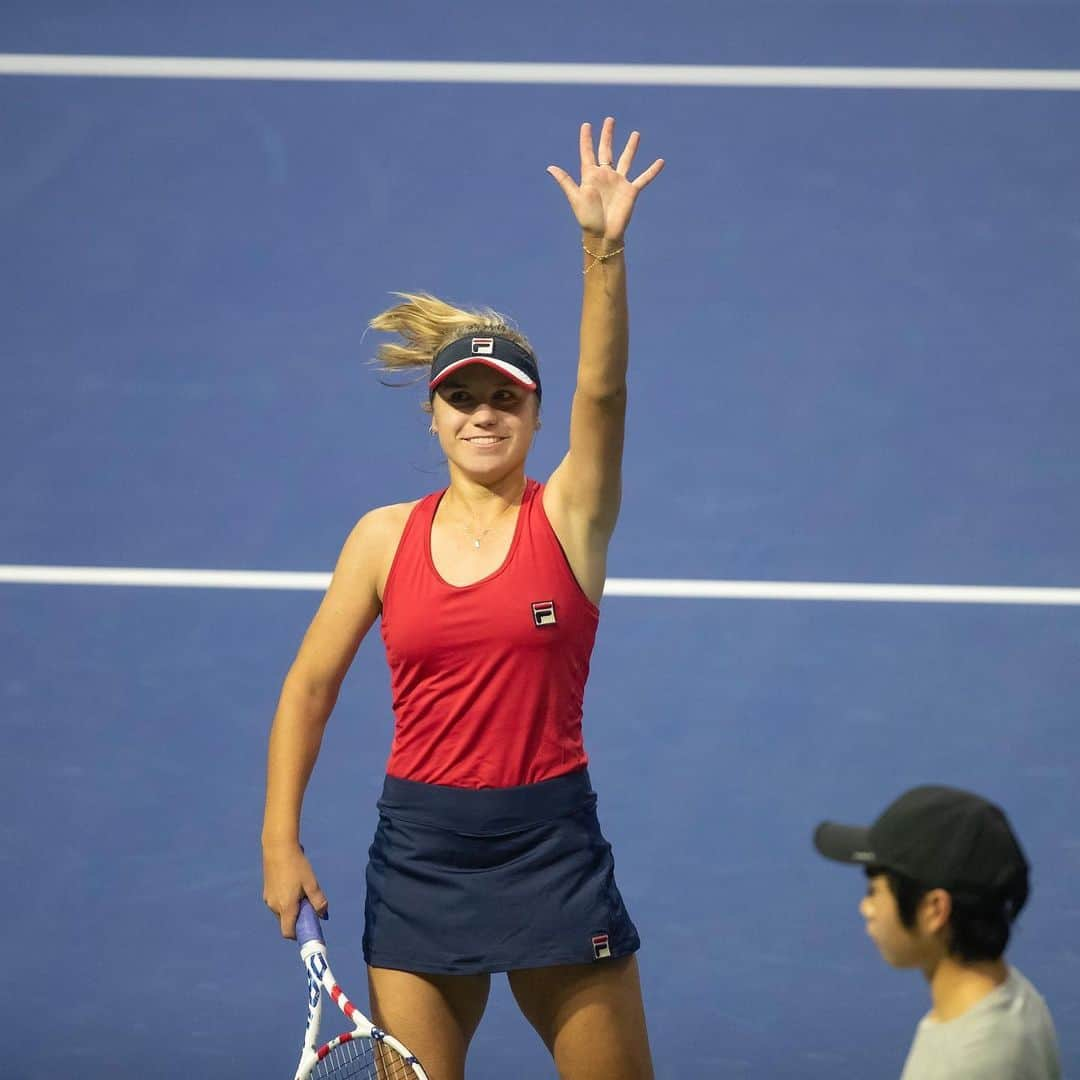 ソフィア・ケニンさんのインスタグラム写真 - (ソフィア・ケニンInstagram)「Keeping it rolling 🇺🇸 vs. 🇱🇻 #FEDCUP Btw Kathy my challenge was finally correct 🙄😃」2月9日 3時03分 - sofia.kenin