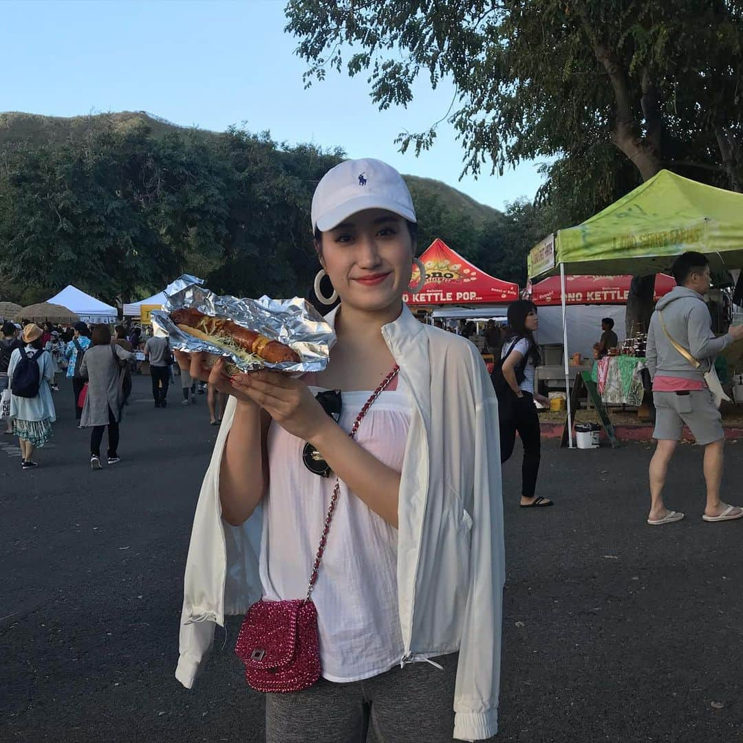 田中琴乃さんのインスタグラム写真 - (田中琴乃Instagram)「KCC farmers market😋 ・ お目当てのホットドッグ🌭 ・ 日本人ばかりなのに、なぜか私だけ英語で話しかけられたセヨ。 ・ #kccファーマーズマーケット  #フェアリージャパンpola  #新体操 #田中琴乃 #アニョハセヨ」2月9日 3時12分 - tanakakotono