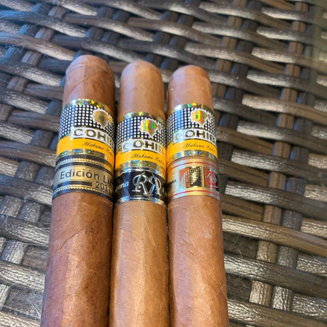 秋山準さんのインスタグラム写真 - (秋山準Instagram)「ウルティモさんからもらった最高のシガー達。 分かる人にはわかる！  #cohiba #cigar #habana #ajpw #ultimodragon」2月9日 3時32分 - junstern