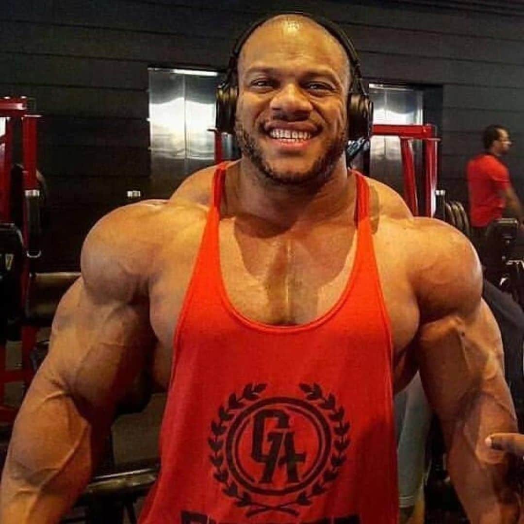 Phil Heathのインスタグラム：「Have a great weekend everybody! Love to all 💪🏽」