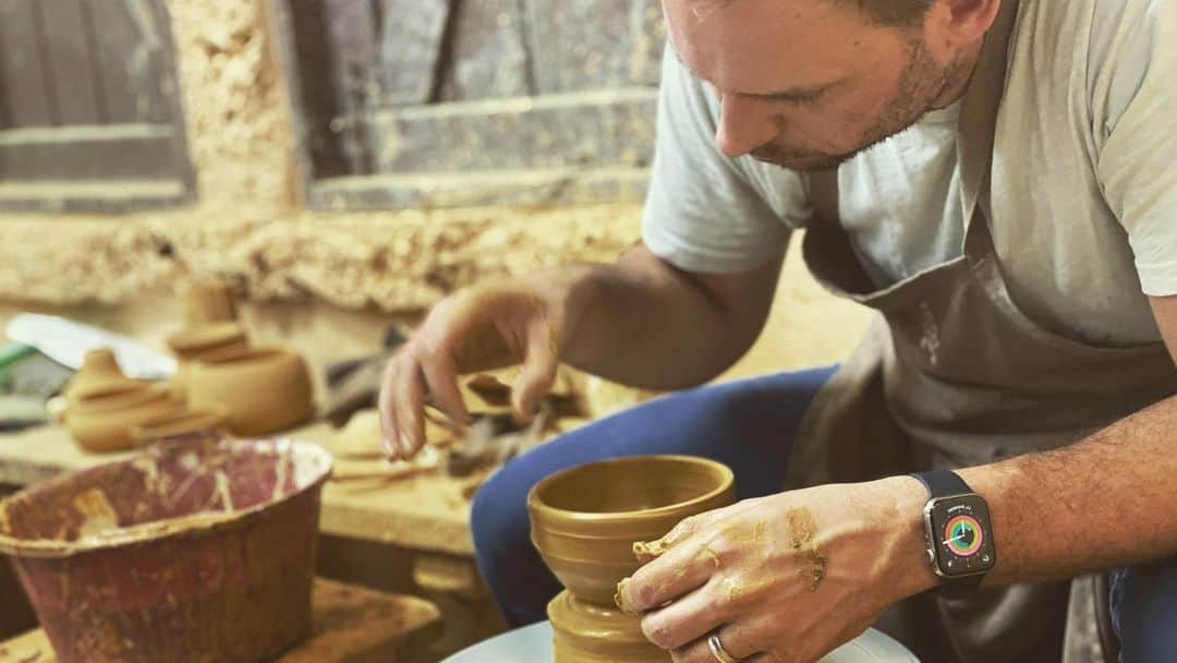 トローヤン・ベリサリオさんのインスタグラム写真 - (トローヤン・ベリサリオInstagram)「CERAMICS! Ok ok so I had a lot of help. But @halfadams was a total pottery prodigy - @casadecampodr & @howelltalentrelations #casadecamporesort & #DominicanRepublic  #travelpartner」2月9日 6時14分 - sleepinthegardn