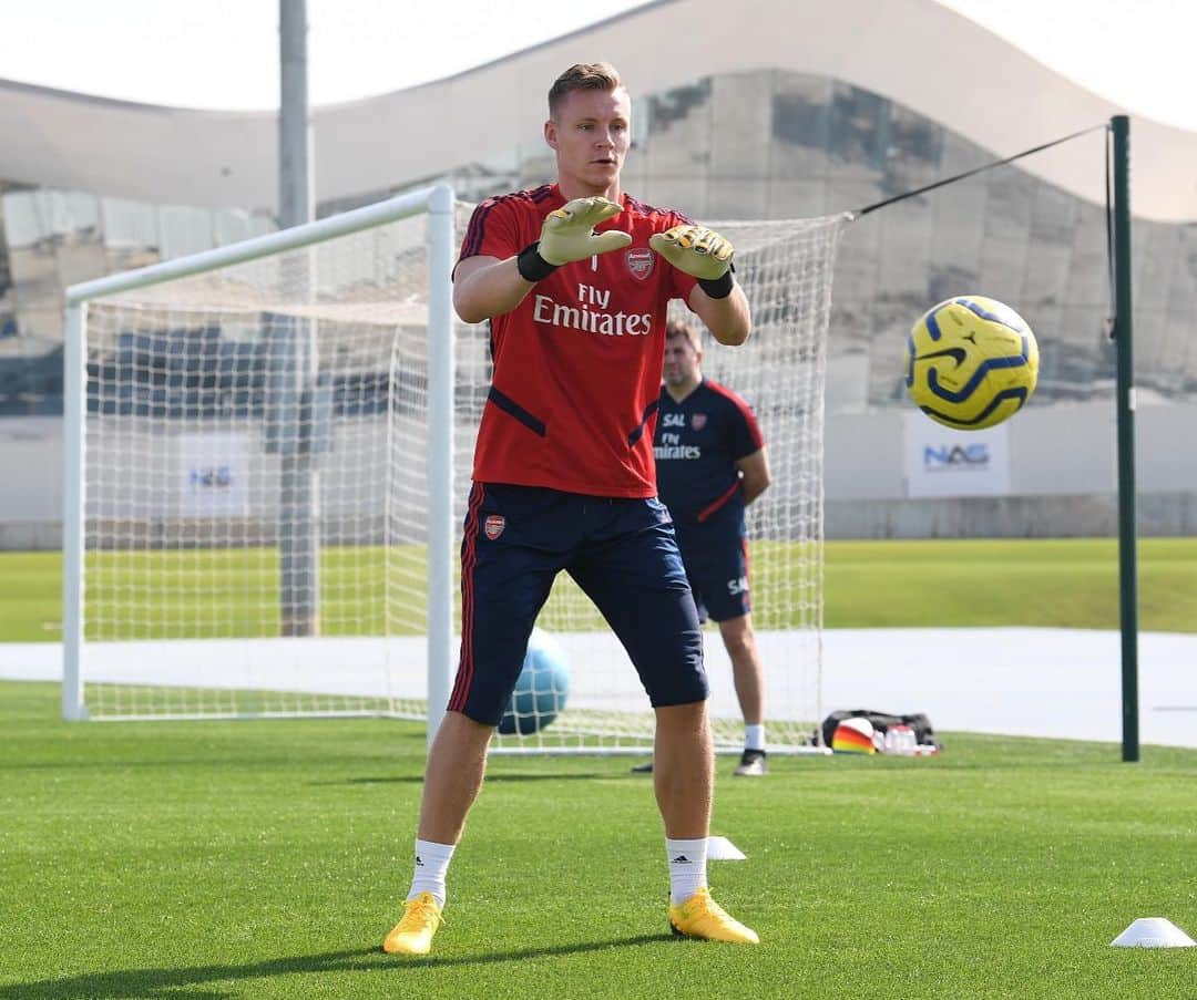 ベルント・レノさんのインスタグラム写真 - (ベルント・レノInstagram)「Working hard in Dubai 💪🏽⚽️🇦🇪」2月9日 6時42分 - berndleno1