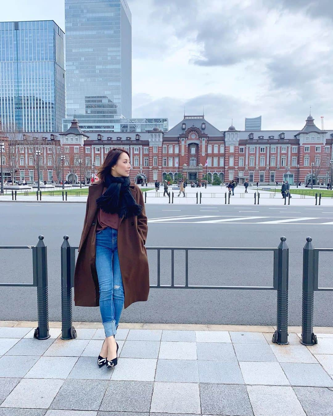 宮田綾子さんのインスタグラム写真 - (宮田綾子Instagram)「ハイヒールLOVERS Ayako⁑  Tokyo station 🗼 . #coat #weekendmaxmara  #tops #pants #zara #highheels #jimmycho  #ハイヒールLOVERS #宮田綾子 #東京駅 #ootd #code #大人カジュアル #tokyo #tokyostation #丸の内 #marunouchi #tokyotokyo #tokyolife #tokyo2020 #tokyojapan #横顔 #mytokyois #tokyofashion #ig_japan #ig_tokyo #japanese #japan_of_insta #japanesegirl #japan_photo」2月9日 6時43分 - ayako__miyata