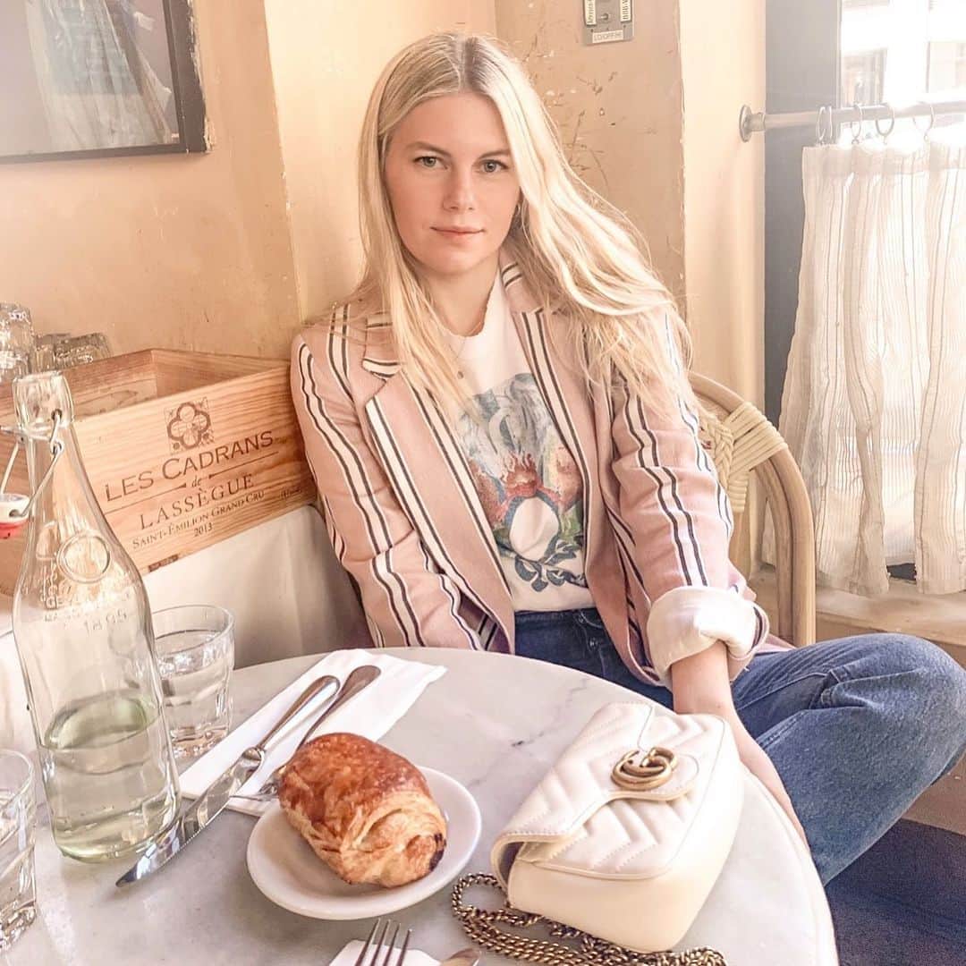 Chrissy Blairのインスタグラム：「Weekends are for brunching 🥐」