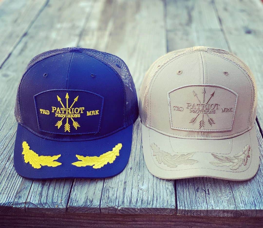 ダニー・マスターソンのインスタグラム：「New lids on point @patriotprovisions diggin them shirts 2.」