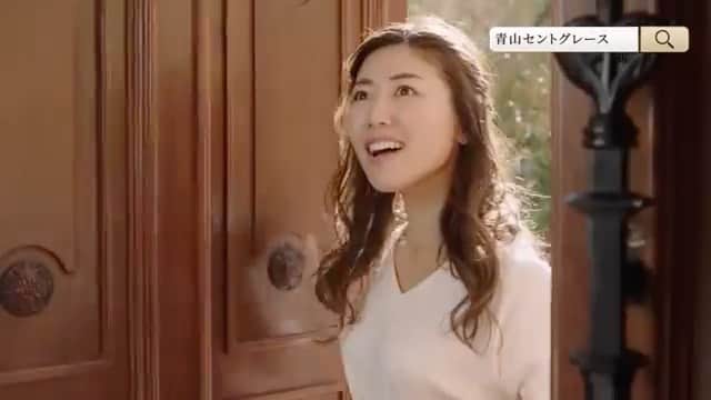 のインスタグラム：「ご報告です♪ MKCAFEオーナーの菊池さんの奥様 サオリさんからオーディションのお話を頂き、 @saorian  今回、沢山の方々から選んでいただくことが出来 大きなweb CMに出演させて頂きました！  YouTubeでも1日で13万回の再生数を超え仲間達も喜んでくれました☆  先日はその制作部隊の皆さんとキャストの皆さんとの打ち上げに参加して改めてこのような一つの作品を作り上げる事へのプロ意識の高さを学びました。  今回の経験を、 MK CAFEの菊池オーナーに @kiku_tokyo  カフェのミーティングの際にご報告すると、  制作の皆さんやキャスト皆さんが長年積まれてきた経験とそこから身につけてきた実力の中で、 自分達のような新参者によくして下さり、ご一緒させて頂いたこと本当に感謝だね、 これからも何かでお返ししていけるように実力を積んで行こうと話して下さいました！  また打ち上げの中では、 行政の方々と繋がりがある方からInstagramの 講師として企業さんや、市民の皆さんに講座やセミナーを開いてもらえないか？ というご提案もいただき、  本当に今まで大事に継続し強めてきたものが多くの方が手に入れたいものなのだと実感する日々を送らせて頂いております！  ブランディングは、早くて1年遅くても3年以上やり続けてやっと何をしている人なのか浸透し始めます！  知ってもらいたいものをもつ。 その3年前から知ってもらうための土台作りをする事が大事。  いつかなんていっているとあっと言う間にすぎてしまう日々☆  より多くの方が発信する事ができる楽しさに気付き、プロモーション力を個人の方がつけて活躍できるように。 自分もまだまだこれからもパワーアップしていきます！  本当に素敵な場所での撮影に参加させて頂き嬉しかったです。  本日とても大切なイベントを開催します！ 宜しくお願い致します☆  #セントグレース大聖堂 #ベストブライダル  #dream  #フードコーディネーター #食育インストラクター #テーブルコーディネーター  #東京 #鯖バーガー #coffee #girl #ファインダー越しの私の世界 #instagood #tbt #art #style #love #fitness #life #healthy #鯖バーガー専門店 #wedding #ウエディングドレス」