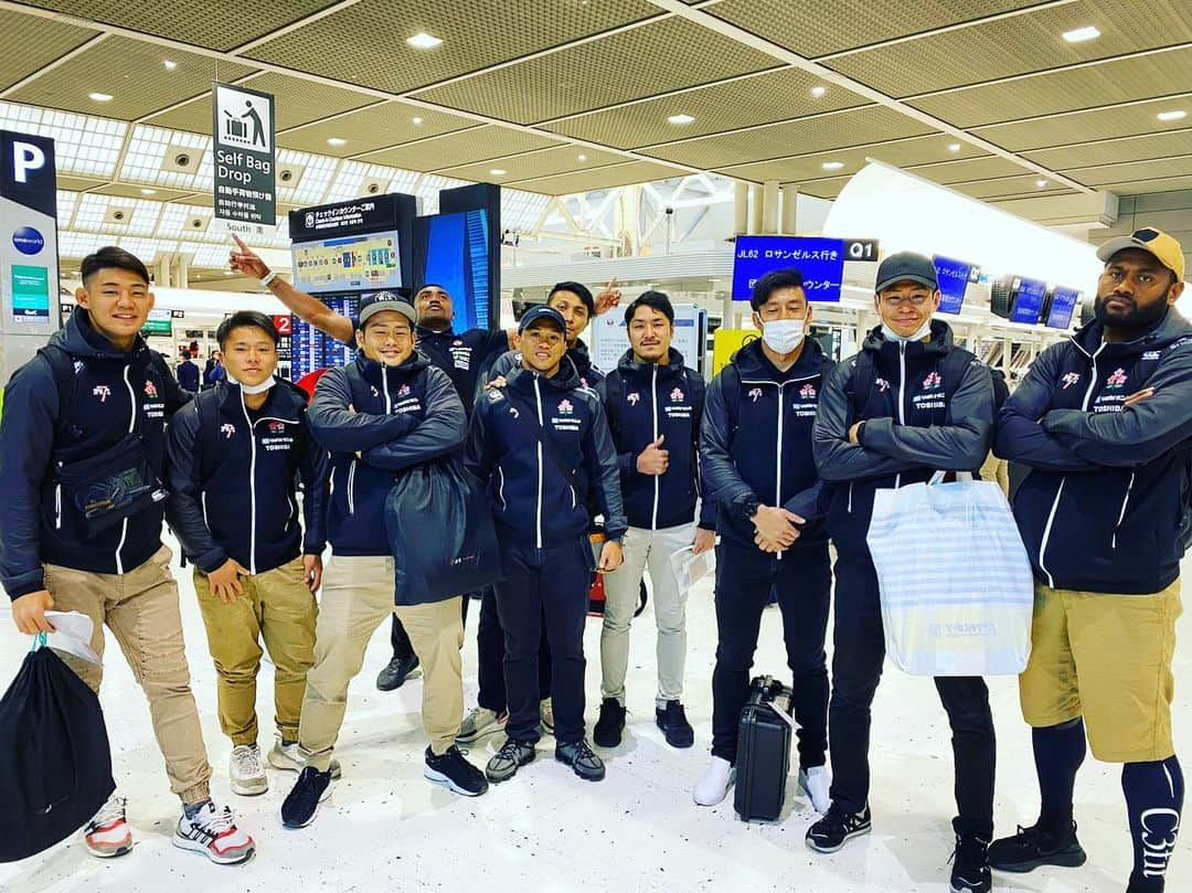 藤田慶和さんのインスタグラム写真 - (藤田慶和Instagram)「南米遠征✈️🌎 ‪🇯🇵✈️🇺🇸✈️🇨🇱🚌🏨‬ ‪約30時間の移動！！！！‬ #セブンズ #日本代表 #sevens #japan #南米 #遠征 #飛行機」2月9日 19時49分 - yoshikazu15