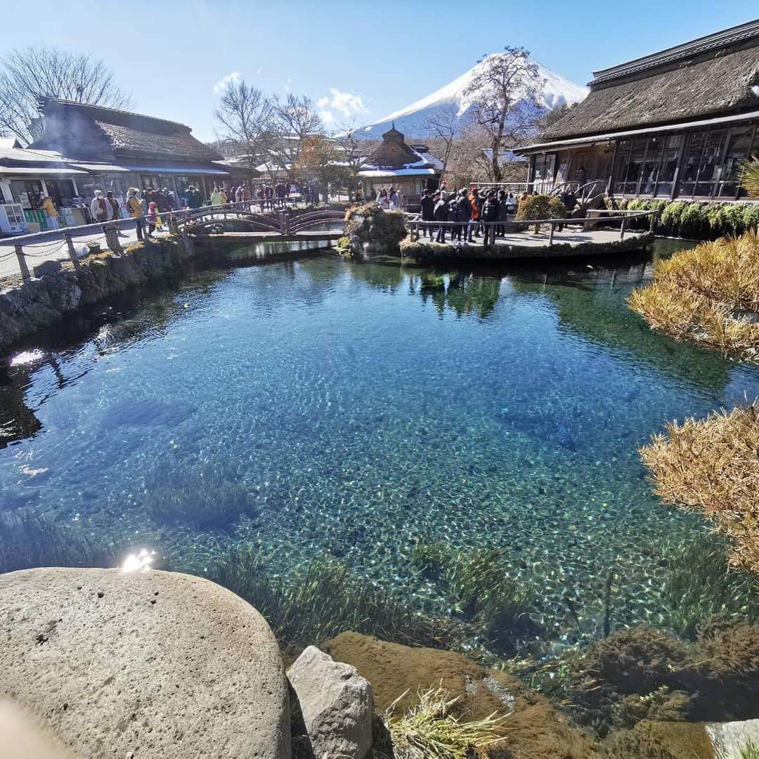 怜花さんのインスタグラム写真 - (怜花Instagram)「富士山🗻👏 ・ 忍野八海に行ってきました✨✨ すっごく綺麗だった！(*´°`*)🍀 ・ パワーを感じました！！！💪🗻 ・ #富士山　#忍野八海」2月9日 19時52分 - reika_0419