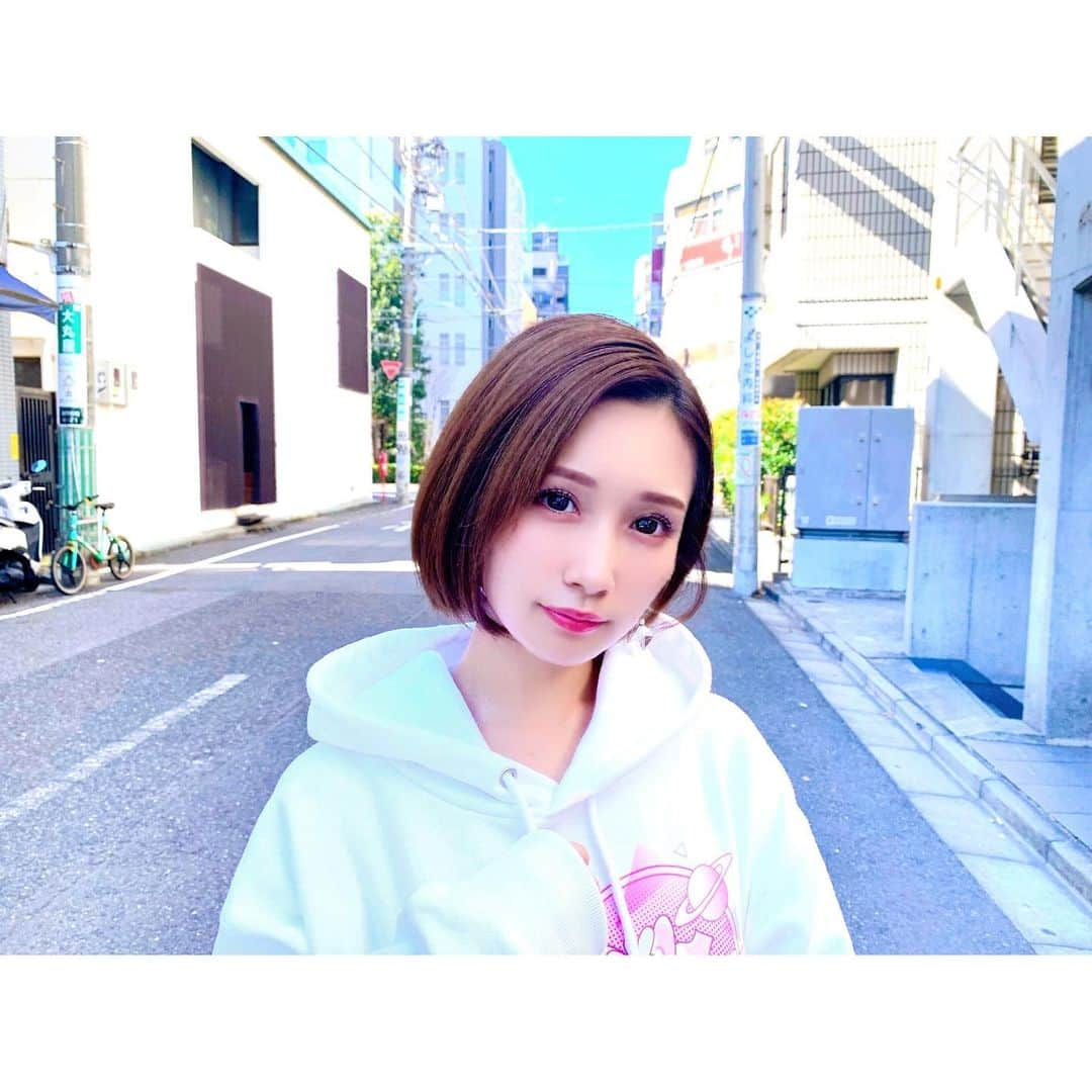 小島みなみさんのインスタグラム写真 - (小島みなみInstagram)「. . パーカーって 可愛いしあったかくてスキ🎀 . . . #これ着て今日はライブした #pippiちゃん生誕祭 #生誕祭 #生誕祭グッズ #おとといフライデー #対バン」2月9日 18時20分 - kojima_minami_373