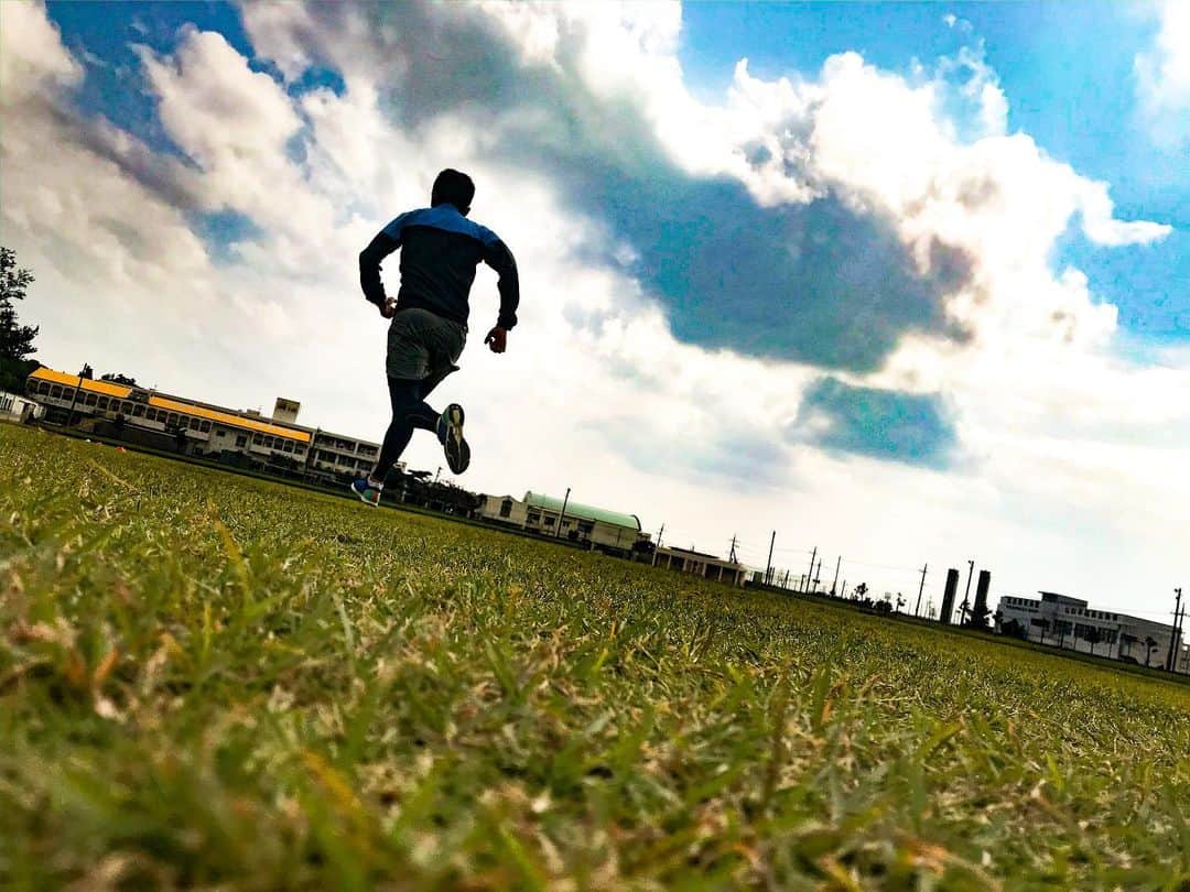 野尻智紀さんのインスタグラム写真 - (野尻智紀Instagram)「どんどん身体が調子良くなっています。  昨季シーズン中に、ドライビング中に自分には出来ないとある身体の動きを発見してしまったので、それを克服するためのトレーニングキャンプ。 0.001秒でも削ってくる。」2月9日 18時23分 - tomoki_nojiri