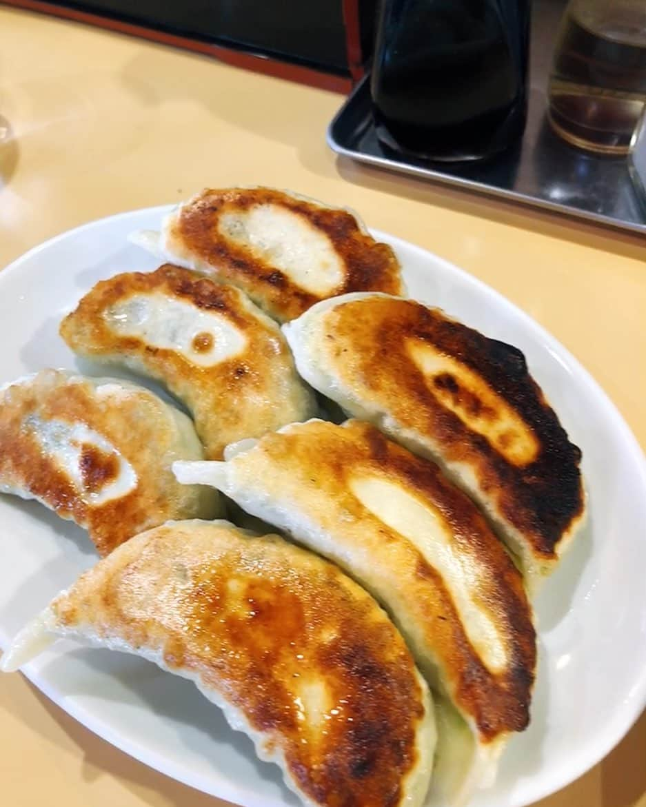 おーせさんのインスタグラム写真 - (おーせInstagram)「未だかつて中華亭の餃子を超える🥟ものに出会ってない。  とにかくうまい。  今度は餃子だけたべにいこーっと♡  #餃子#伊豆の国#韮山の中華亭#中華亭」2月9日 18時29分 - oosedon