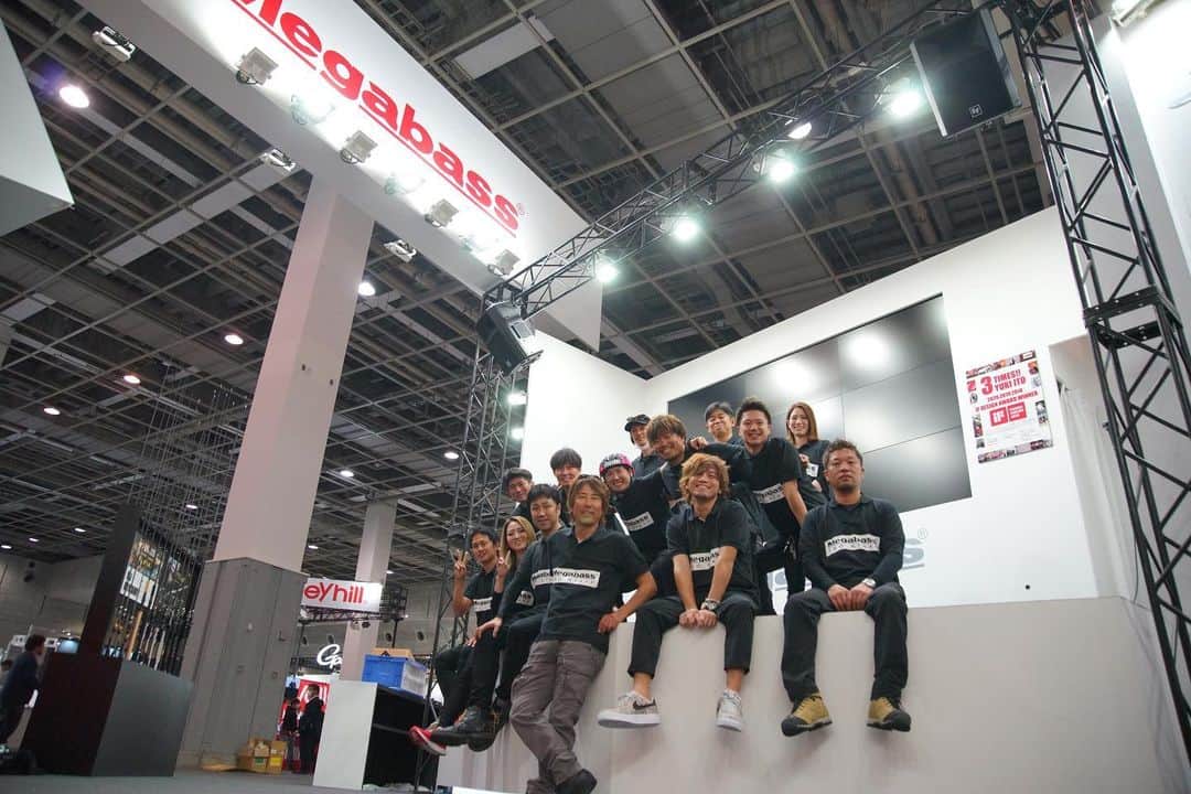 Megabass Inc.のインスタグラム：「フィッシングショーOSAKA閉幕。沢山のお客様のご来場ありがとうございました。 スタッフ一同、感謝いたします。今年の新製品をぜひご期待ください！ #メガバス #megabass #fishingshowosaka2020 #フィッシングショー大阪2020 #フィッシングショー」