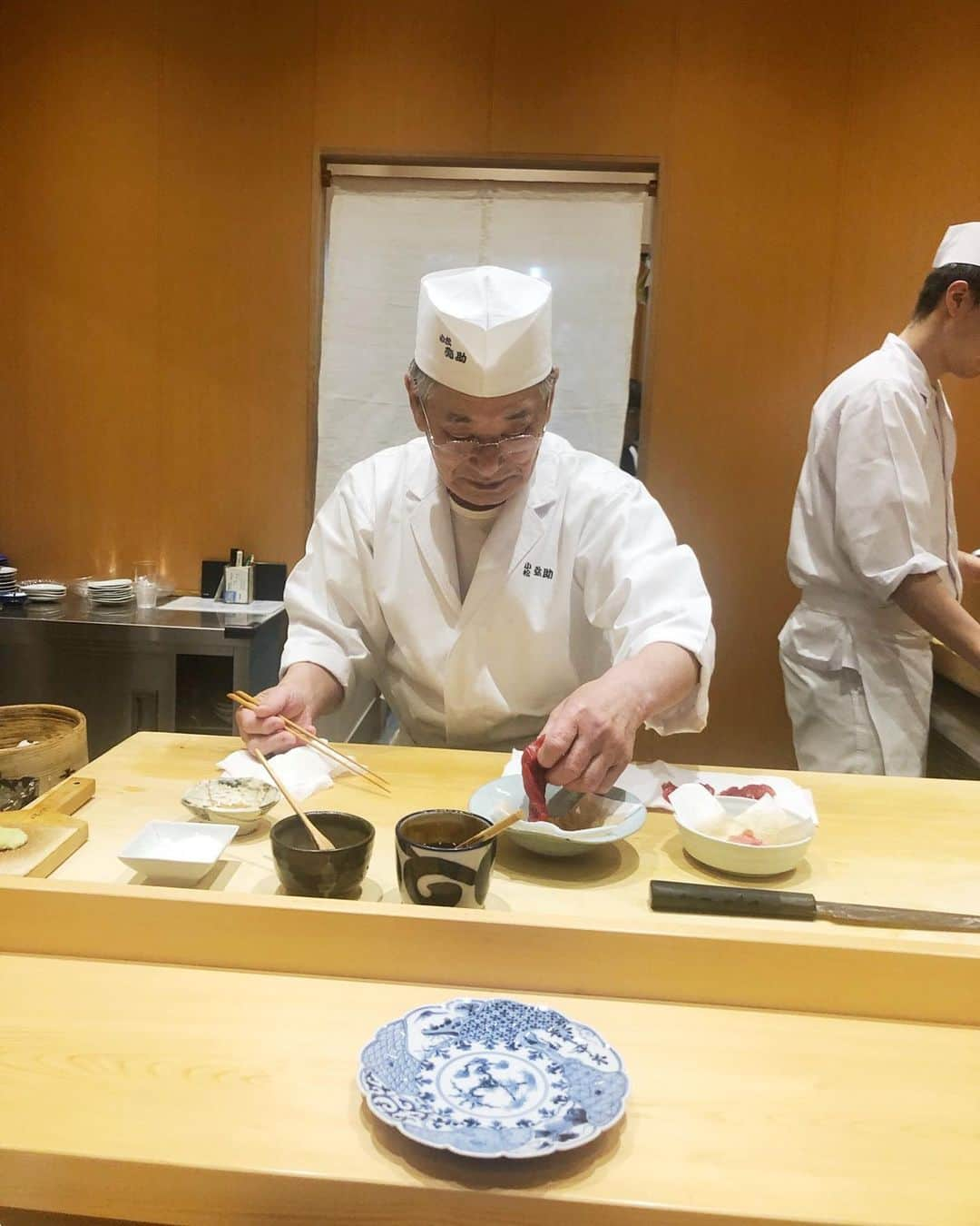 市川海老蔵 （11代目）さんのインスタグラム写真 - (市川海老蔵 （11代目）Instagram)「Arrived in Kanazawa. To my mentor’s place.  Dazzling.  For me this gentleman is, dazzling.  Grateful for the cuisines.  Though we’re having a meeting, I’m about to forget about all the businesses. * 金沢着。  心の師の元へ。  眩しいです。  私にとって  この方、  眩しい  頂きます。  ミーティングですが、  忘れてしまう、  仕事の事、  #市川海老蔵 #海老蔵 #成田屋 #歌舞伎 #ABKAI #ABMORI #ebizoichikawa #ebizo #kabuki #thunderparty #theater #theaterarts #actor #japan #classic」2月9日 18時54分 - ebizoichikawa.ebizoichikawa