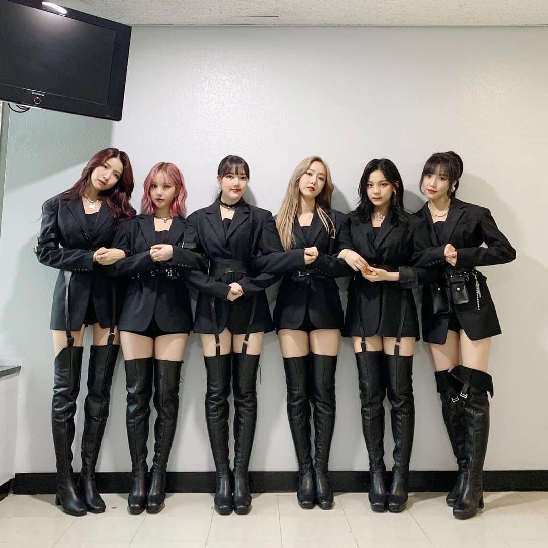 GFriendさんのインスタグラム写真 - (GFriendInstagram)「[🎞 #G_TODAY]  #여자친구 #GFRIEND  #교차로 #Crossroads #Labyrinth #인기가요 #OOTD」2月9日 19時03分 - gfriendofficial