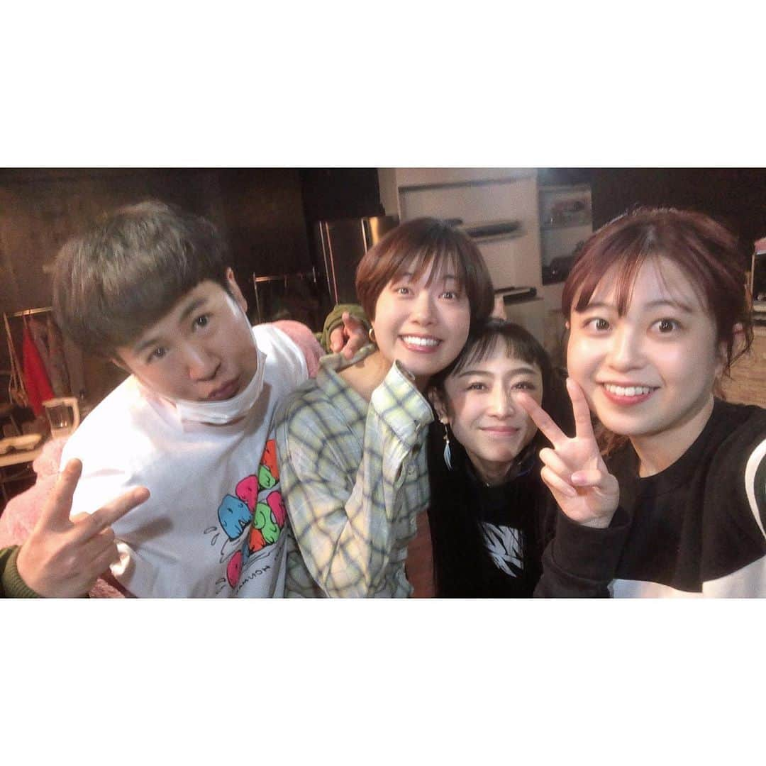 中村優さんのインスタグラム写真 - (中村優Instagram)「瑠菜と写真撮ってたら、きょんがきて杏ちゃんがきた〜👨‍👩‍👧‍👧✨ #コイカリ」2月9日 19時06分 - nkmr_yu