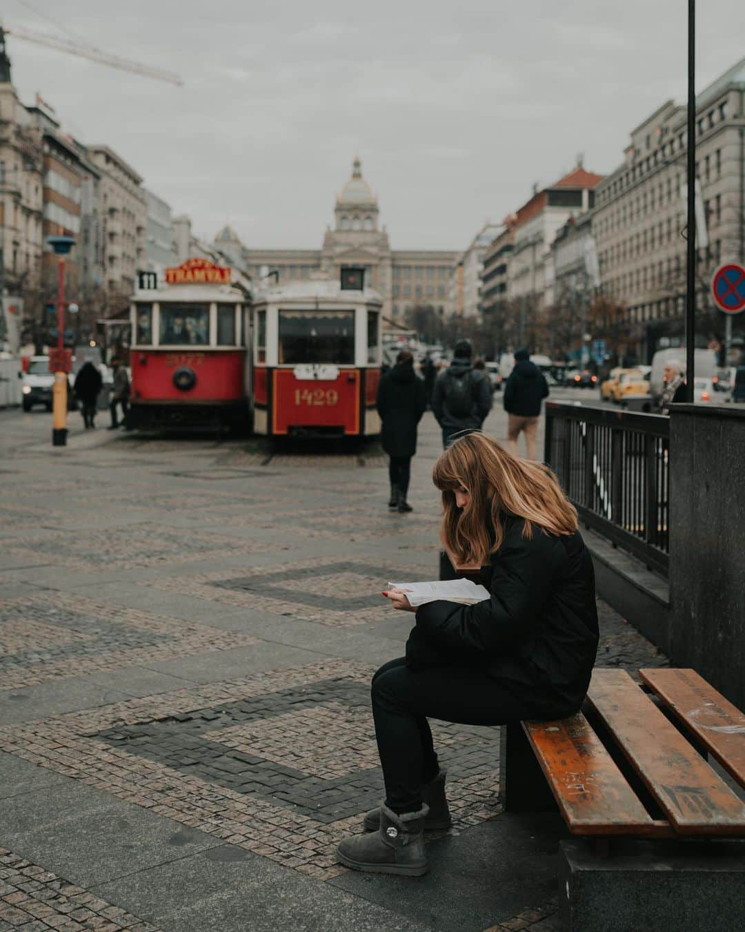 Putri Anindyaのインスタグラム：「Prague days // ⁣ ⁣ I’m one of those people who still love to read conventional book. Something I can touch, turn the paper, and put a book-marker on it. I also like to see the books that I collected in my bedroom, something like my little library. I know, for most of the people it’s more convenient with the kindle or read in e-book for saving spaces and eco friendly too, but I still prefer a physical book. ⁣ ⁣ How about you? And can you recommend best book(s) you’ve ever read in your life?」