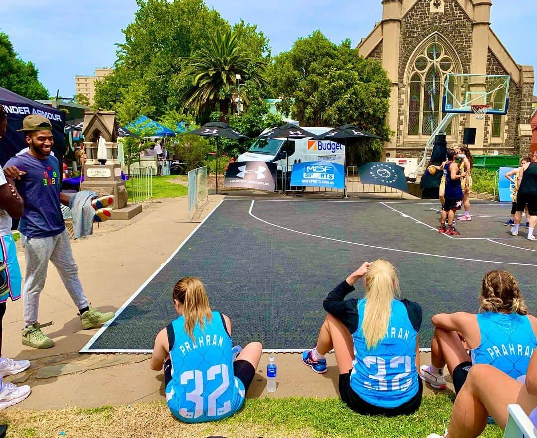 山田愛さんのインスタグラム写真 - (山田愛Instagram)「BASKETBALL LIFE Having Fun🏝💙💙 @prahransummerjam  #basketball #prahran #psj #melborne #australia #🇦🇺 #prahransummerjam #eyesup #ballislife #bball #🏀 #🇯🇵」2月9日 19時15分 - aiyamada_