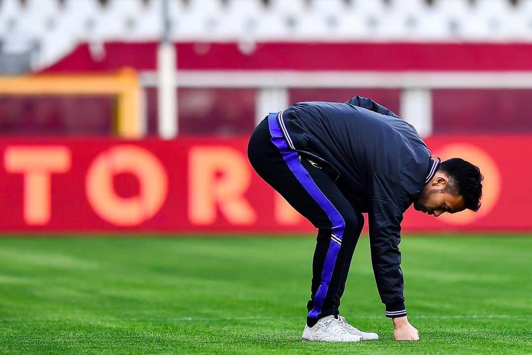 のインスタグラム：「#SerieA #🔵⚪️🔴⚫️⚪️🔵」