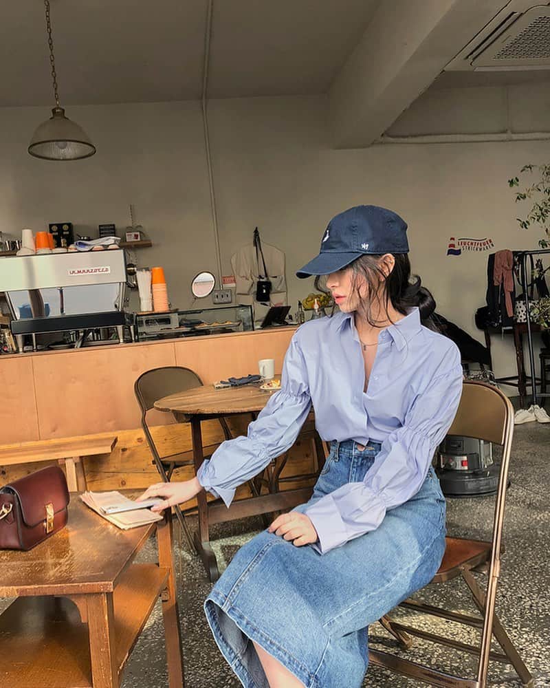 Chuuのインスタグラム：「날씨가 제법 따듯해졌어요! 예쁜 셔츠 준비할때가 되었다는✨」