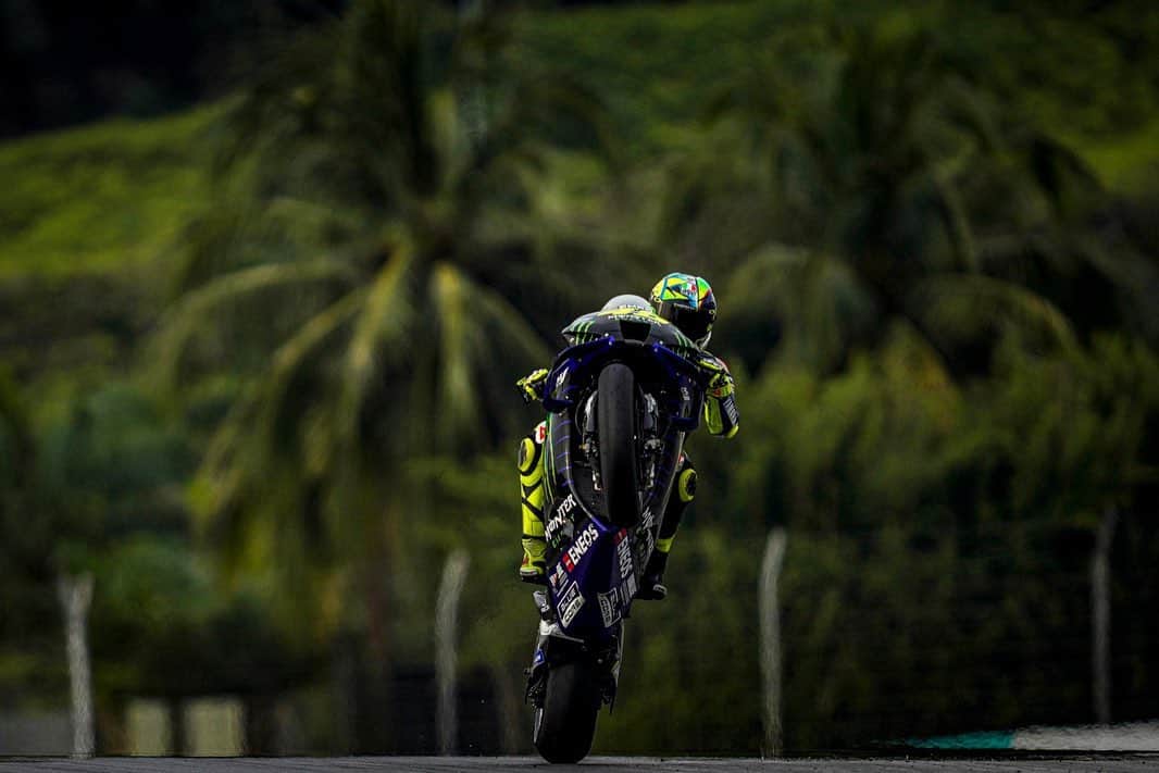 バレンティーノ・ロッシさんのインスタグラム写真 - (バレンティーノ・ロッシInstagram)「Sepang circuit,Malaysia  MotoGp test,day2 📸 @gigisoldano @falex79」2月9日 11時03分 - valeyellow46