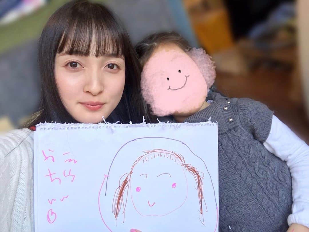 奥村佳恵のインスタグラム：「🥰☀️🖍🎨 #face #portrait #likeness #☀️」