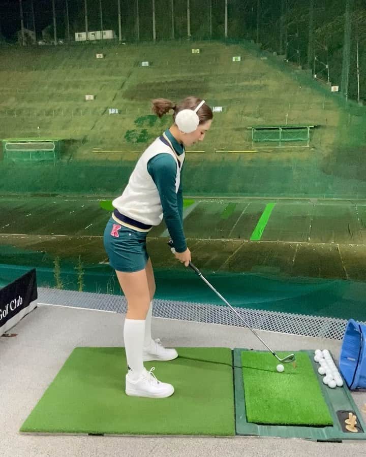 鶴岡果恋のインスタグラム：「. Newクラブで🏌🏿前後動画  #タイトリスト　#T200 #アイアン　#スイング動画　#女子ゴルフ #ゴルフ　#kappa #LPGA」