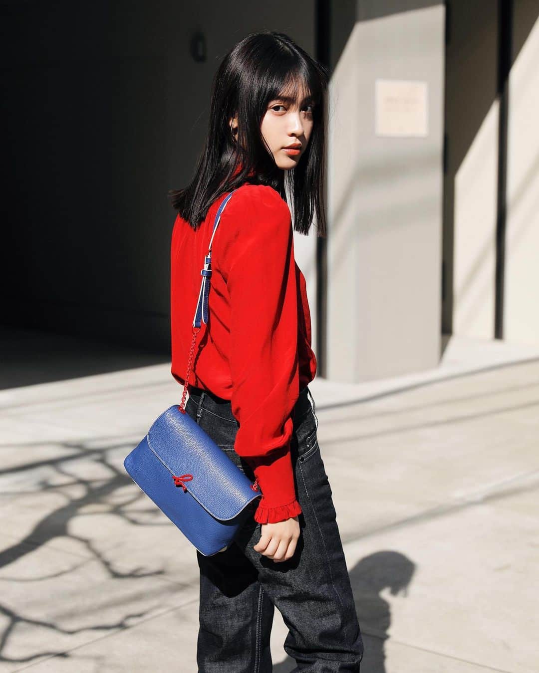 のインスタグラム：「TOKYO STREET STYLE Name: @aimatsumoto_45  Pants: @agnesb_officiel  Bag: @agnesb_officiel  #アニエスベー#agnesb#agnesbvoyage #pr#droptokyo#tokyo#japan#streetscene#streetfashion#streetwear#streetculture#fashion Photography: @dai.yamashiro」
