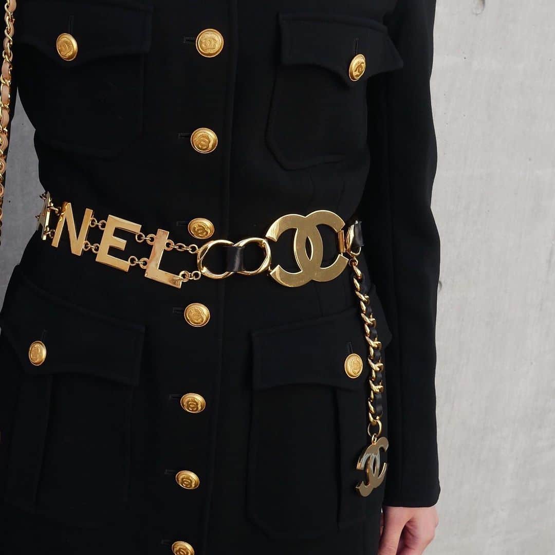Vintage Brand Boutique AMOREさんのインスタグラム写真 - (Vintage Brand Boutique AMOREInstagram)「Sold out. Vintage Chanel chain logo belt.▶︎Free Shipping Worldwide✈️ ≫≫≫ DM for more information 📩 info@amorevintagetokyo.com #AMOREvintage #AMORETOKYO #tokyo #Omotesando #Aoyama #harajuku #vintage #vintageshop #ヴィンテージ #ヴィンテージショップ #アモーレ #アモーレトーキョー #表参道 #青山 #原宿#東京 #chanel #chanelvintage #vintagechanel #ヴィンテージ #シャネル #ヴィンテージシャネル」2月9日 12時26分 - amore_tokyo