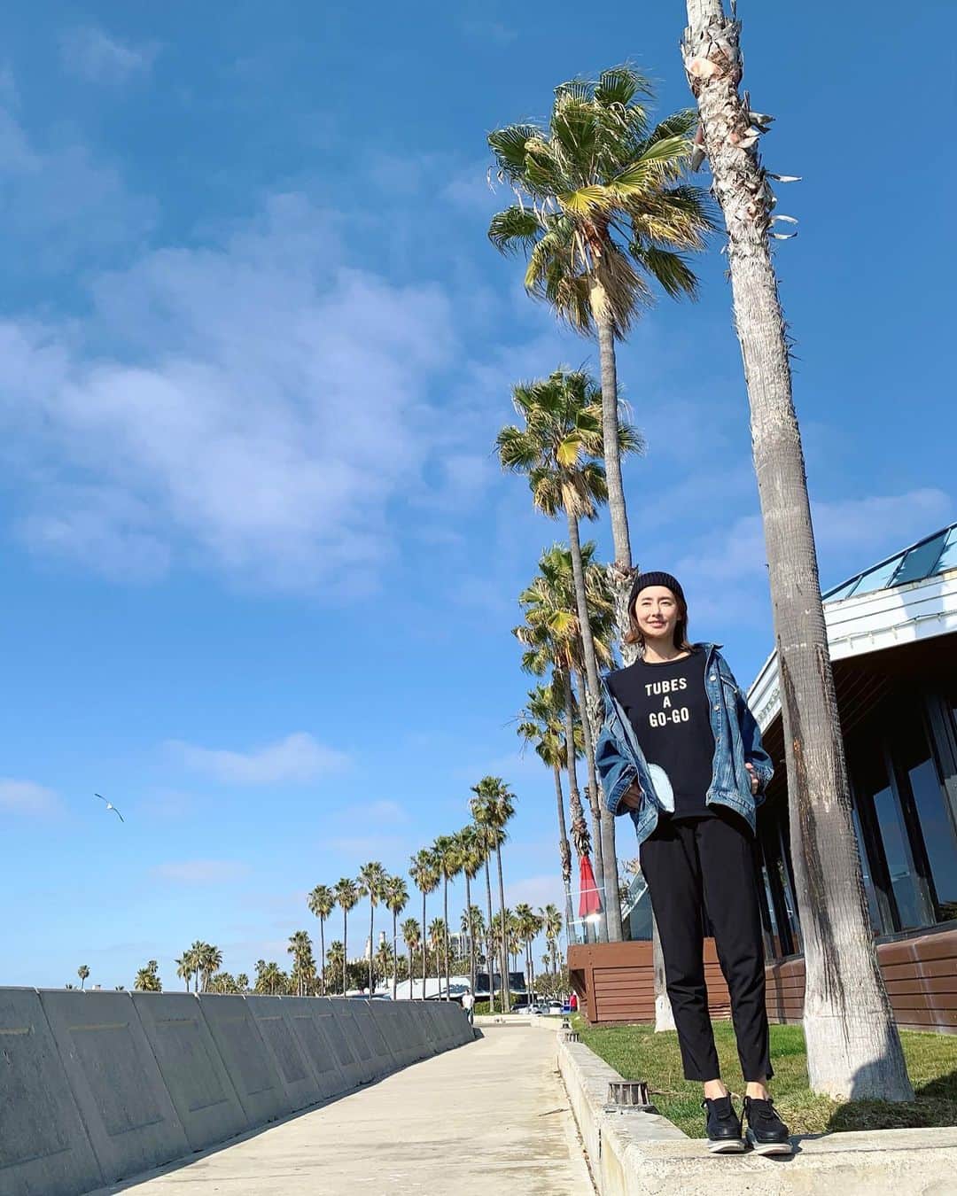 高木りなのインスタグラム：「💙🌴💙🌴💙 #happyweekend #losangeles #california #lalife」