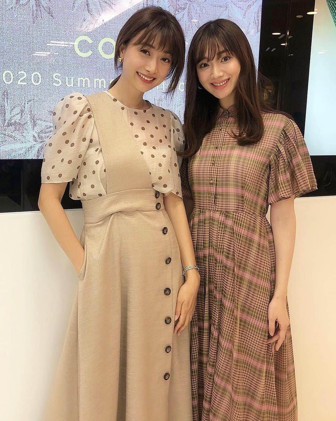 海野ナルのインスタグラム：「ヨンアさんのブランド コエルのSUMMER展示会へ🌞 何回お会いしてもいつも 気さくで一緒に服を選んで下さったり キラキラ笑顔で元気とパワーを 下さる素敵な方😍 あんなモデルさんになりたいな…👠 姉ちゃん、姪っ子、ゆきちゃんとみんなで行けて楽しかった💗 @coel_y @youn1029 #ヨンア さん #コエル #展示会 #ファッション」