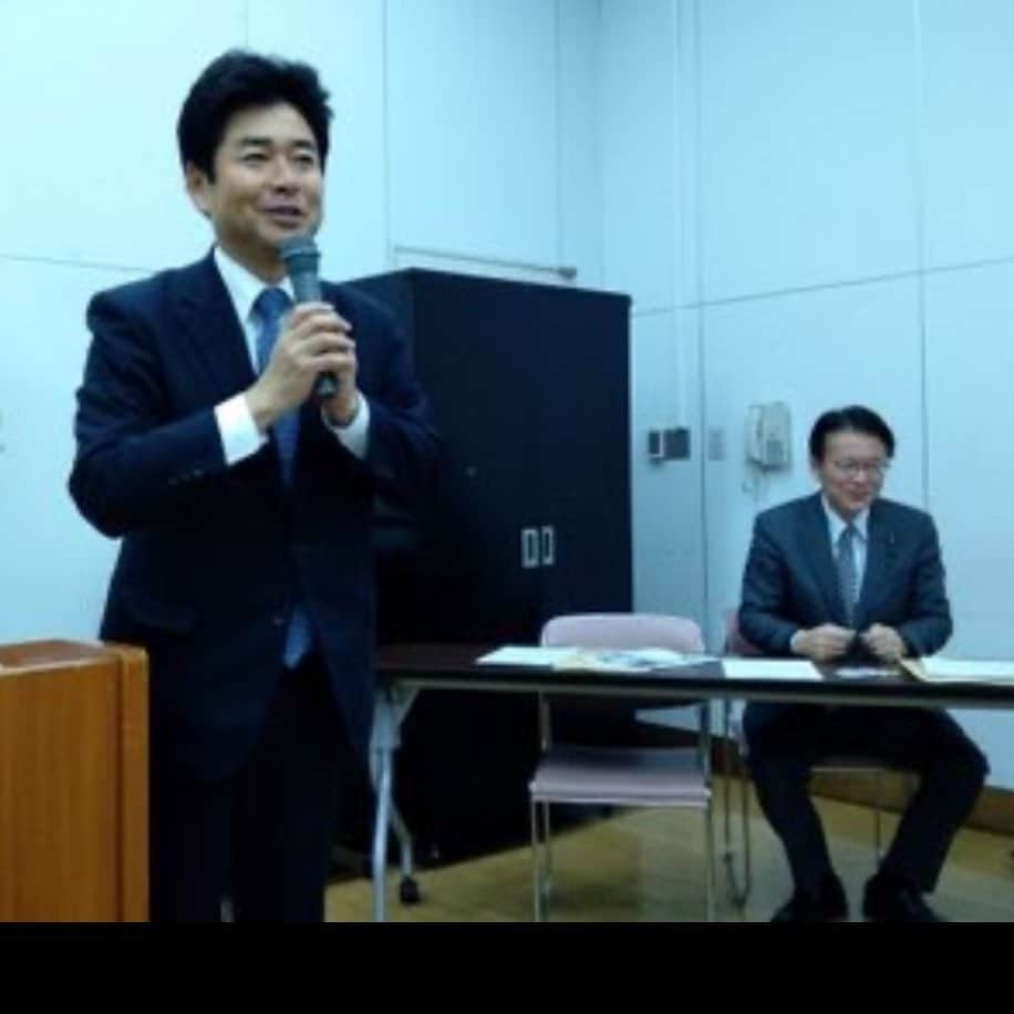 長妻昭のインスタグラム：「山井さんを招いて中目黒で語る会開催。話が面白い。」