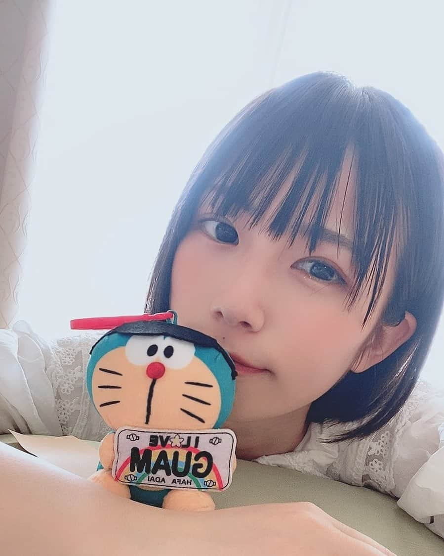 村上りいなさんのインスタグラム写真 - (村上りいなInstagram)「グアムにドラえもんいたの！ かわいすぎ🥰  #グアム #guam #ロケ　#ドラえもん #かわいい　#好き」2月9日 13時17分 - riina_murakami