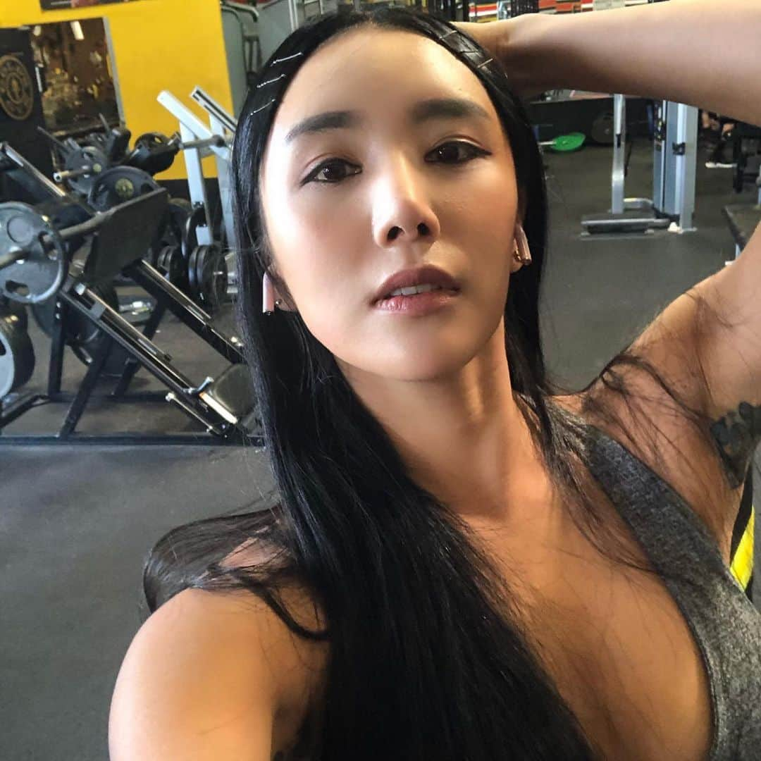 Areum Jungさんのインスタグラム写真 - (Areum JungInstagram)「운동하는 모든 이들분들에게 파이팅🤟🤟🤟🤟. . I really want to apply for a job as a GX trainer with my Glamfit 😊💖. . The place of the dream💖. . #goldgym #goldgymvenice #workout #운동 #운동여행」2月9日 13時24分 - areumjung