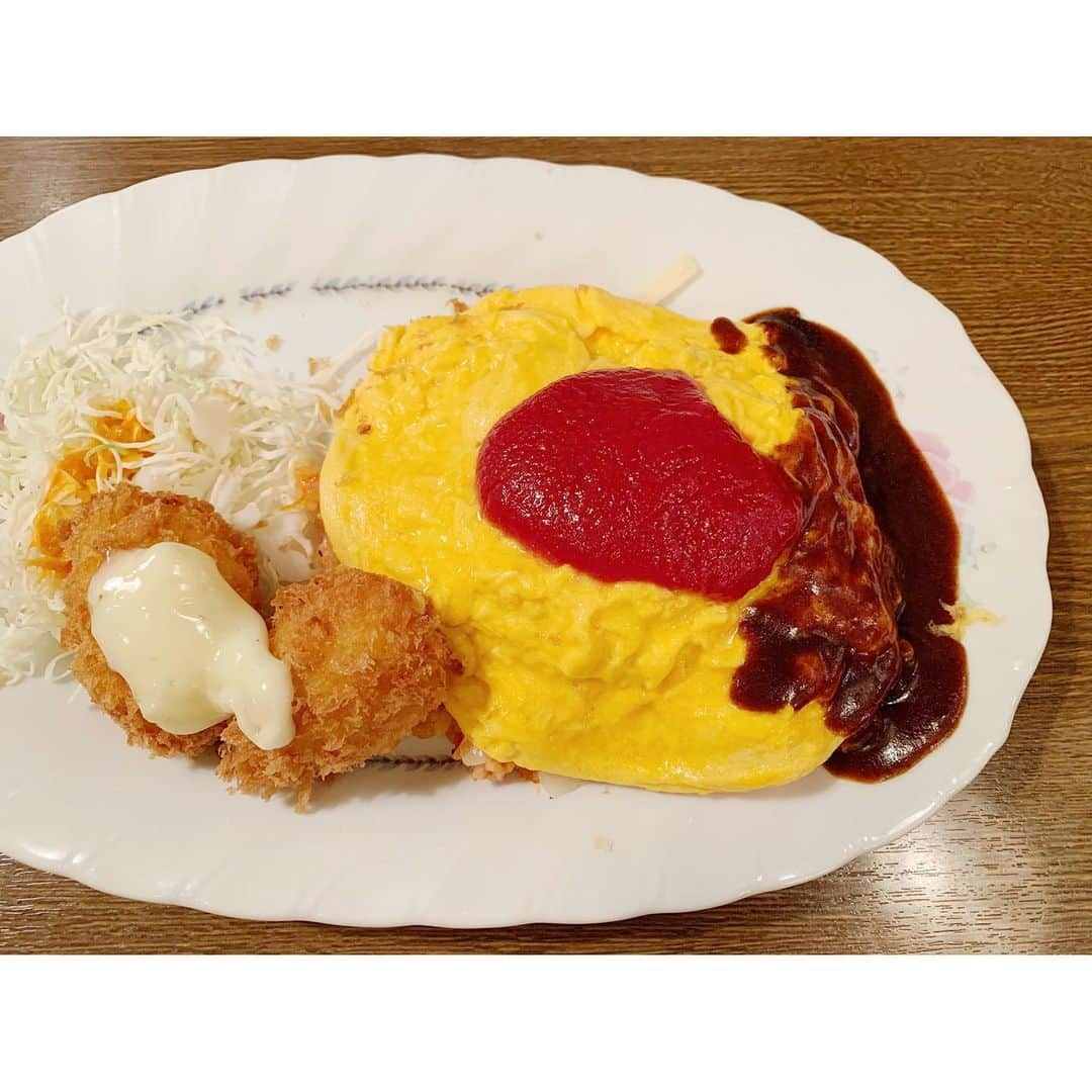 川島幸恵さんのインスタグラム写真 - (川島幸恵Instagram)「🥚🥚🥚﻿ ﻿ オムライス➕カニクリームコロッケ🤤﻿ ﻿ 幸せ〜💕💕💕﻿ ﻿ ﻿ #lunch #lunchtime #dayoff﻿ #オムライス #カニクリームコロッケ﻿ #洋食あづま #銀座 ﻿ #洋食屋 #大好物﻿ #🥚 #🦀」2月9日 14時12分 - sachie118