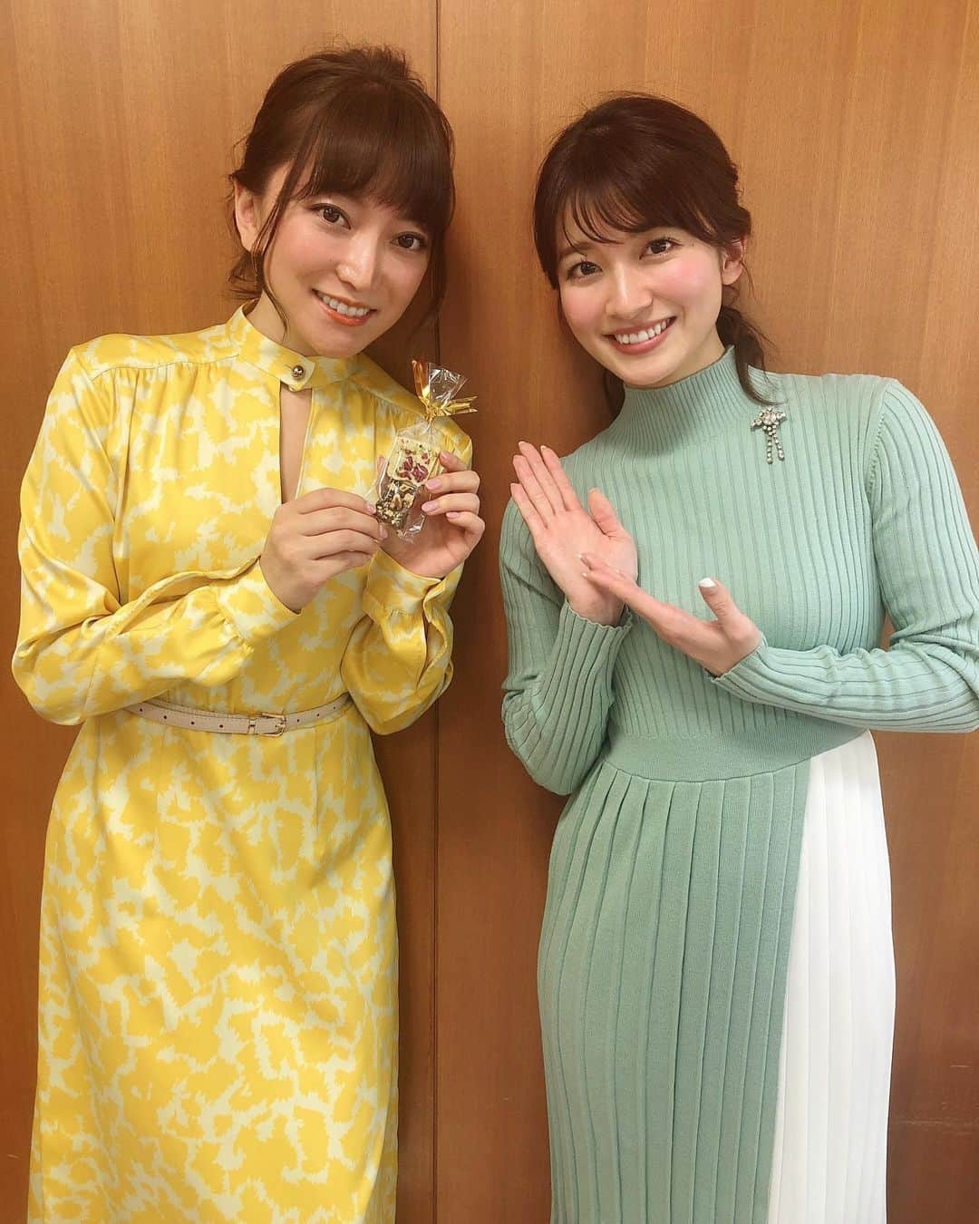 加藤綾菜さんのインスタグラム写真 - (加藤綾菜Instagram)「サンジャポさんに出演するたびに好きになる、山本里奈アナ❤️ 手作りバレンタインもらった❤️ チョコって女子でも嬉しいもんだね❤️ #山本里奈アナ #癒し系」2月9日 14時15分 - katoayana0412