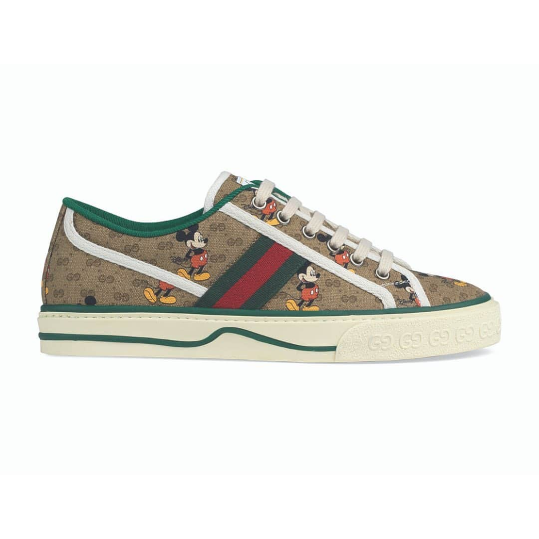 HYPEBEASTさんのインスタグラム写真 - (HYPEBEASTInstagram)「@hypebeastkicks: @gucci has unearthed the Tennis 1977 sneaker from its archives, introducing seven new iterations of the retro low-profile silhouette. The set sees pairs that tap the recent Disney and Gucci collaboration and others that sport an all-over “GG” motif design. Get your favorite from Gucci boutiques and online now for approximately $562 to $626 USD.⁠⠀ Photo: Gucci」2月9日 20時02分 - hypebeast