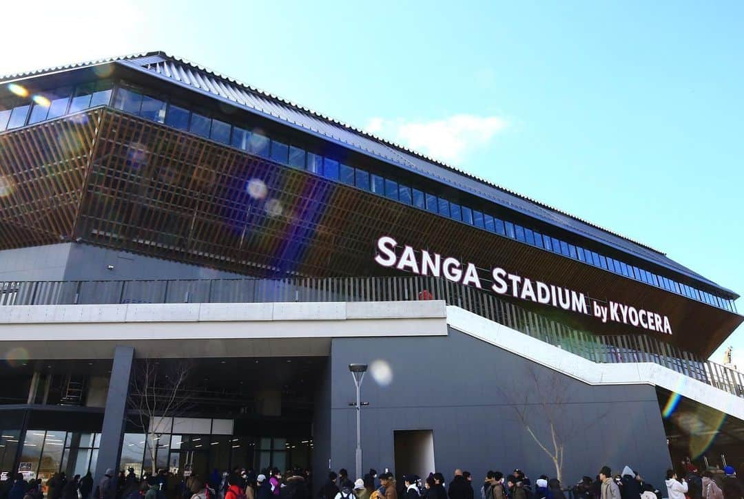 サッカーキングさんのインスタグラム写真 - (サッカーキングInstagram)「. 新たな専スタがオープン🏟 サンガスタジアム by KYOCERAが亀岡に。キャパは約2万人 （2020.02.09） . 📷Photo by J.LEAGUE/Jリーグ . #京都サンガ #sanga #サンガスタジアムbykyocera  #スタジアム #サッカー専用スタジアム #亀岡 #京都 #Jリーグ #JLeague #J撮り #J2 #football #サッカーキング #⚽️ #サッカー」2月9日 19時59分 - soccerkingjp