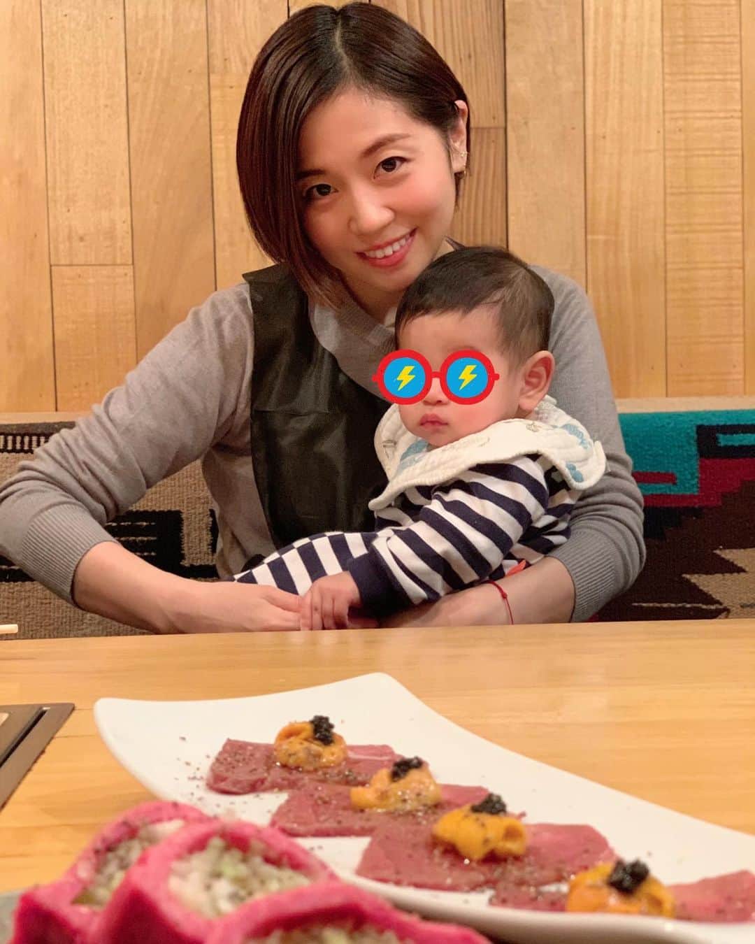 星村麻衣のインスタグラム：「昨日はお祝いで久々に焼肉屋さんへ🍖 個室でゆっくり食べれました😋 #dinner  #焼肉 #タンとハラミが好き」